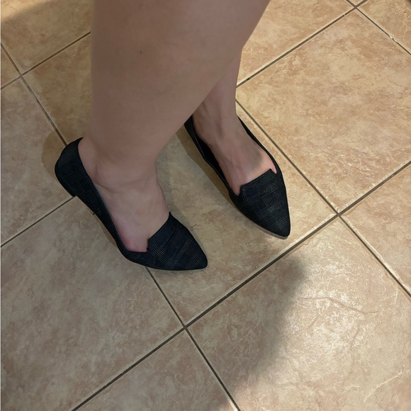 Stuart Weitzman Flat Shoes, Size 10 - Picture 6 of 6